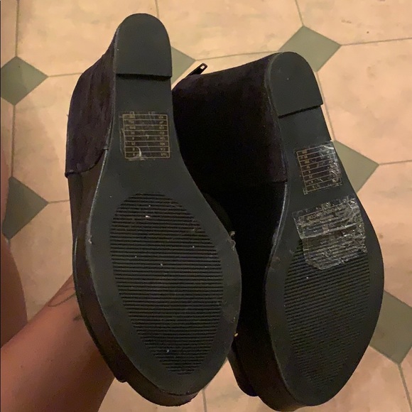 Party Wedge - Picture 4 of 4